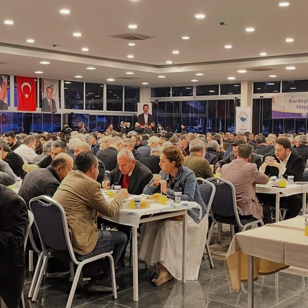 Salonda büyük katılımlı iftar organizasyonu