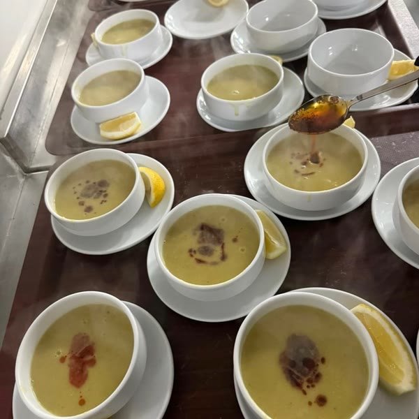 Çorba ve meze servisi