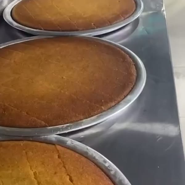 Tepside künefe hazırlığı (video)
