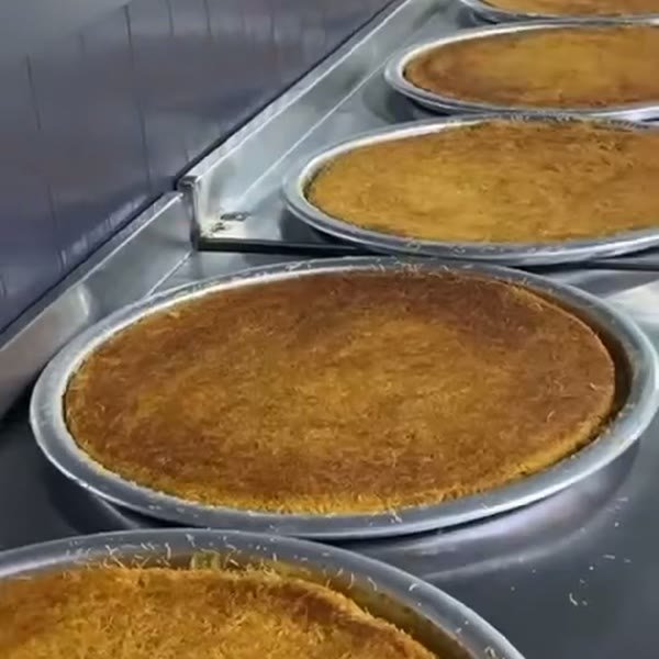 Künefe tepsilerinin servise hazırlanması (video)
