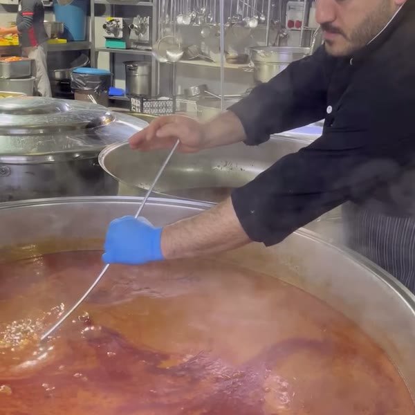 Kazana yemek aktarımı (video)