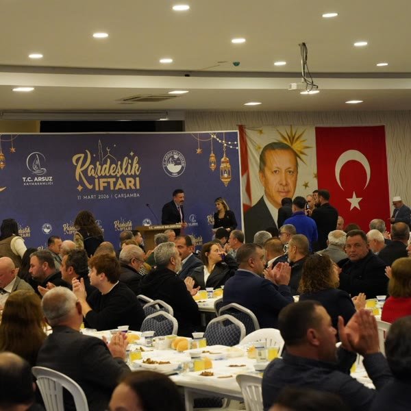 Salon iftar organizasyonunda servis